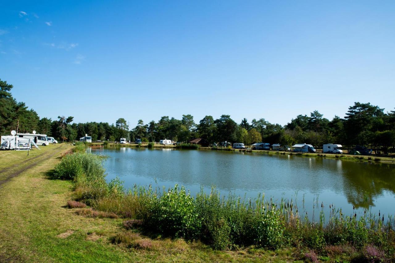 Naturcamping Lueneburger Heide - Chalets & Tiny Haeuser Soltau Buitenkant foto